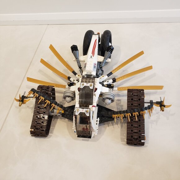 LEGO Ninjago Ultra Sonic Raider Set 9449 - Picture 7 of 12